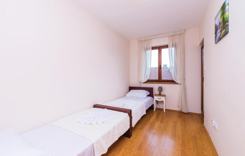 Port Adria Apartments Каменари Экстерьер фото