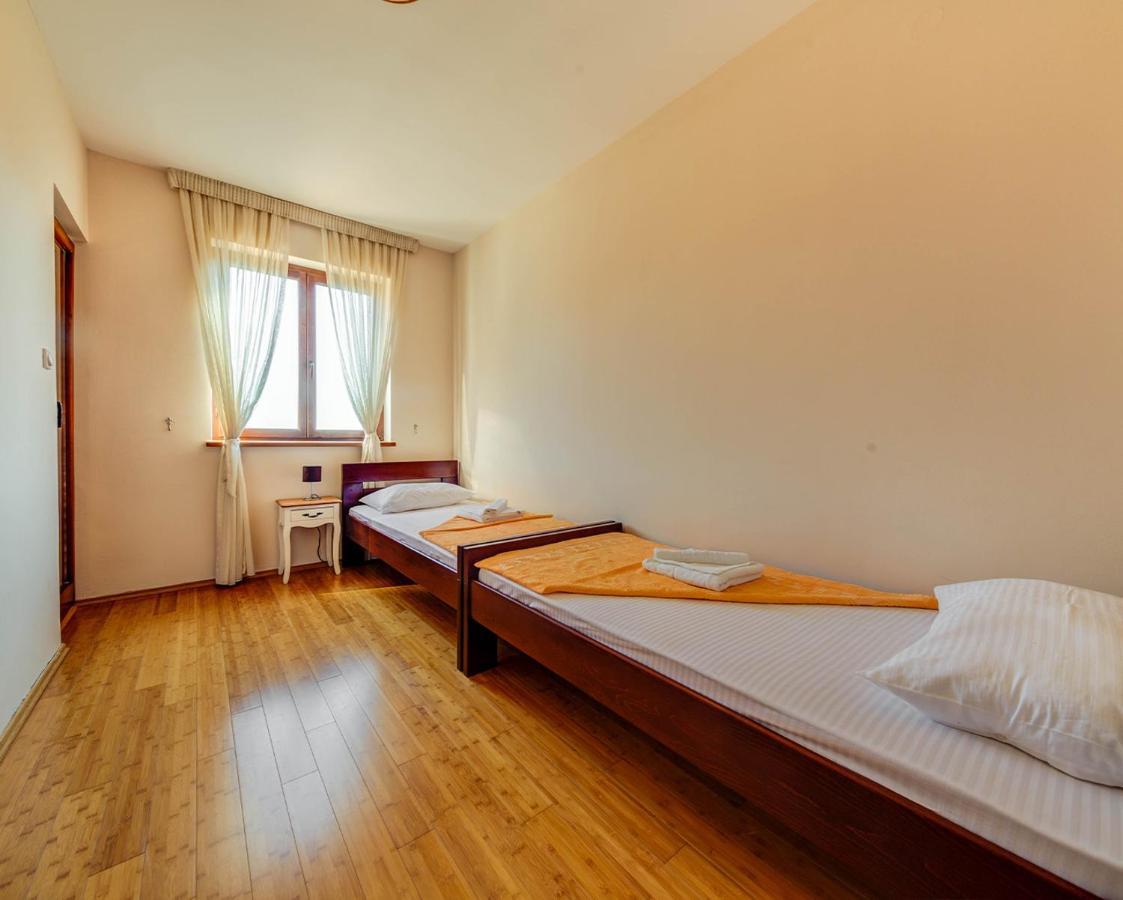 Port Adria Apartments Каменари Экстерьер фото
