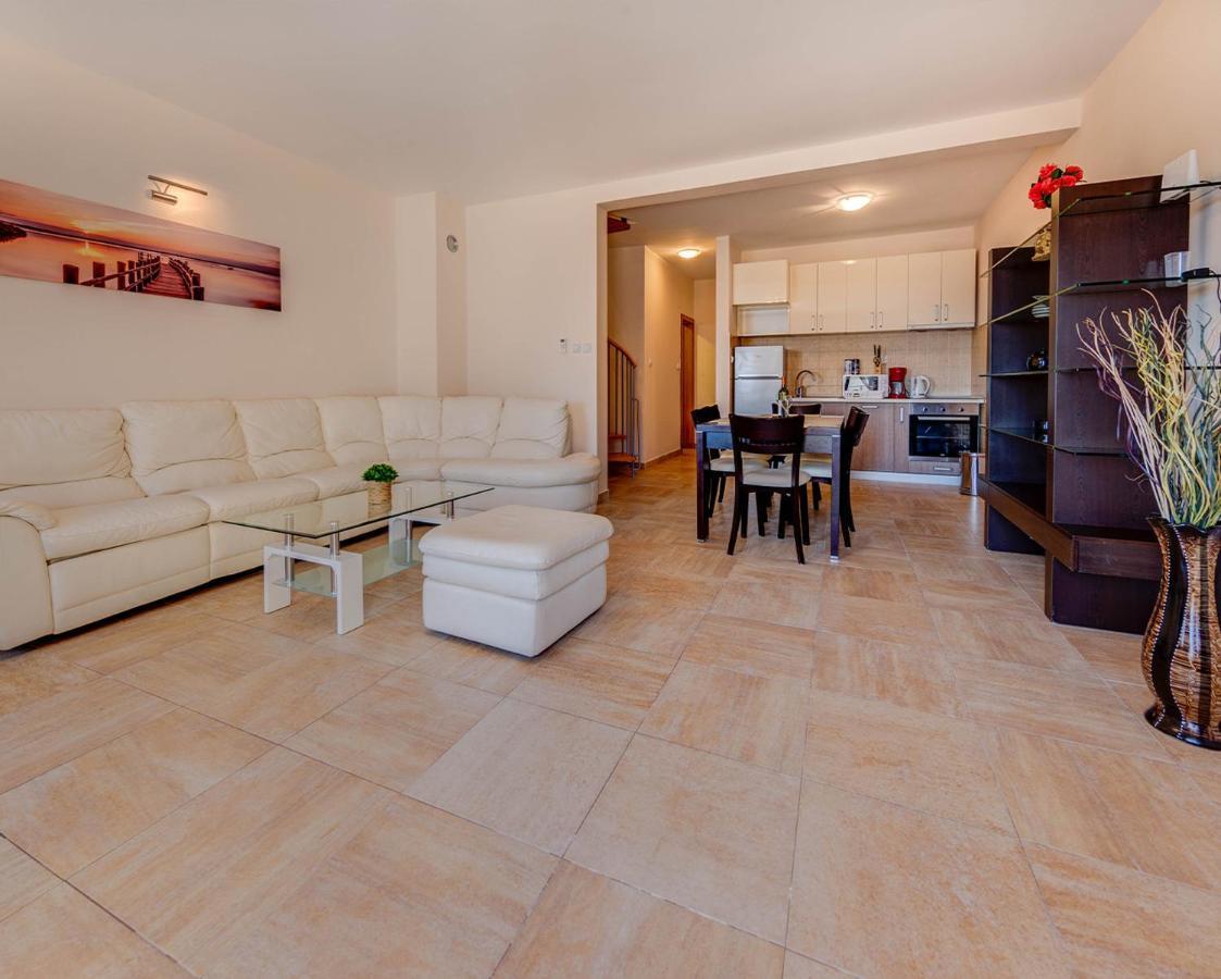 Port Adria Apartments Каменари Экстерьер фото